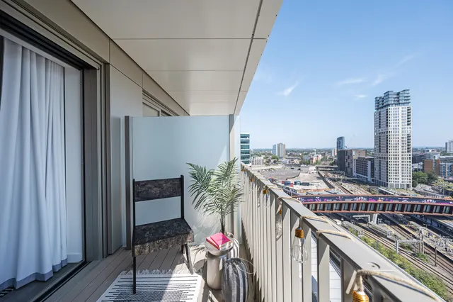 Photo 2 — 28 Sandhu Building, 89-91 Montfichet Road, London