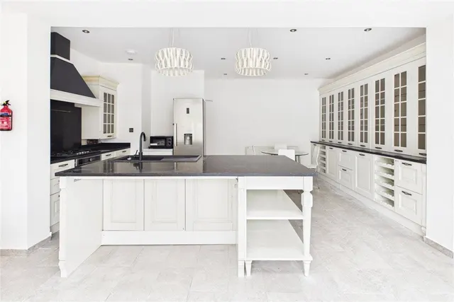 Romeyn Road, London, SW16, photo 2