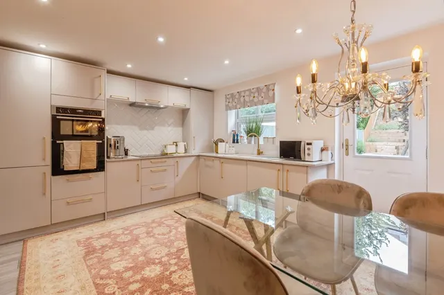 Photo 2 — Buttell Close, Grays, Essex, RM17