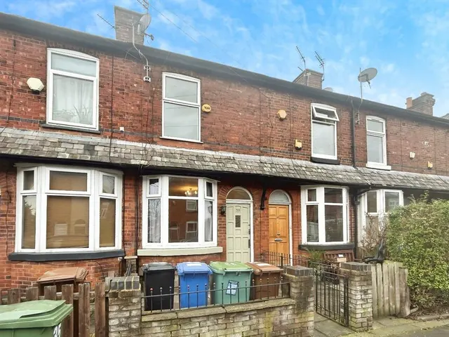 Warren Road, Stockport, SK3, photo 1
