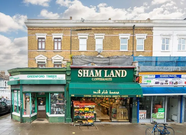 Uxbridge Road, Shepherds Bush, W12, photo 1