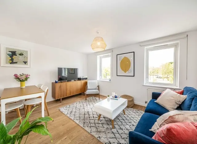 Seven Sisters Road, Finsbury Park, N4, photo 1