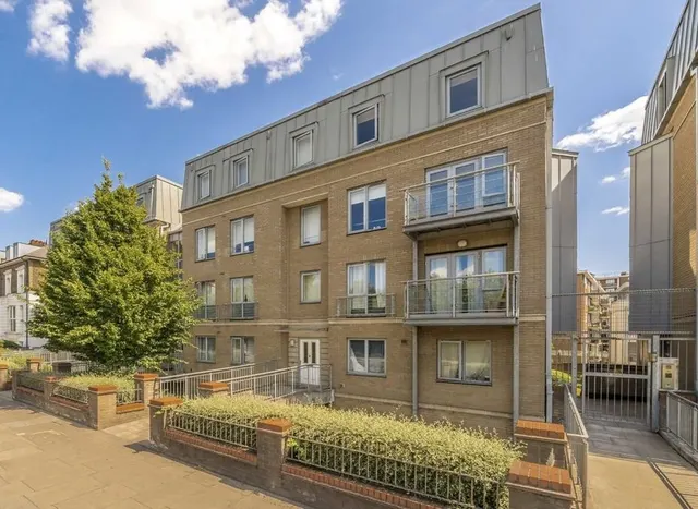 Seven Sisters Road, Finsbury Park, N4, photo 1