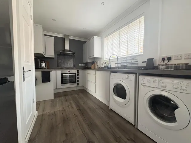 Photo 3 — Poplar Estate, Highbridge TA9 3AN