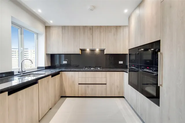 Bridge Lane, London, NW11, photo 2