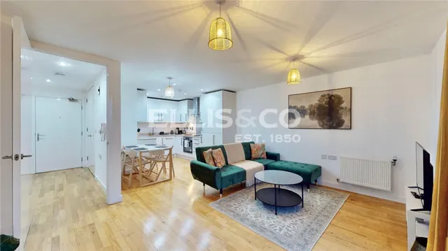 High Road, Wembley, HA9, photo 1
