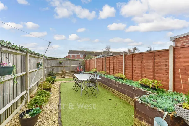 Keelson Way, Littlehampton, BN17, photo 2