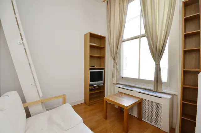 Photo 2 — Flat 4, 26 Fairholme Road, London