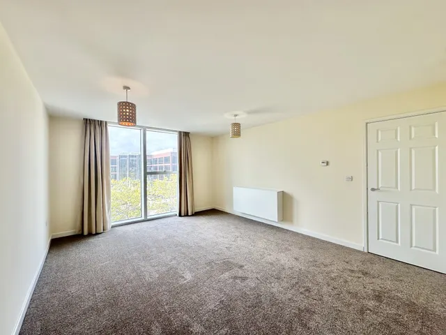 Photo 3 — Chelsea House, Milton Keynes, 599 Witan Gate, MK9 2BU