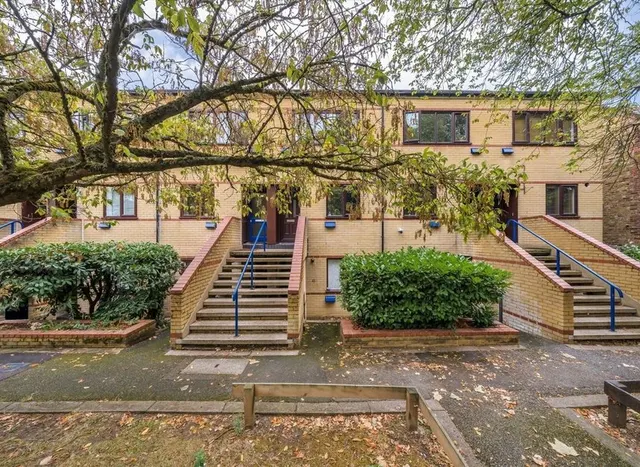 The Grove, Isleworth, TW7, photo 1