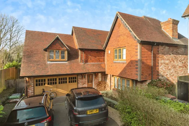 Woodlands Way, Hastings, photo 1