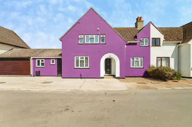 Oak Crescent, EYE, photo 1