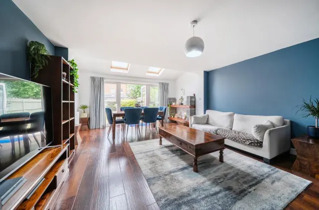 Windsor Crescent, Wokingham, RG40, photo 3