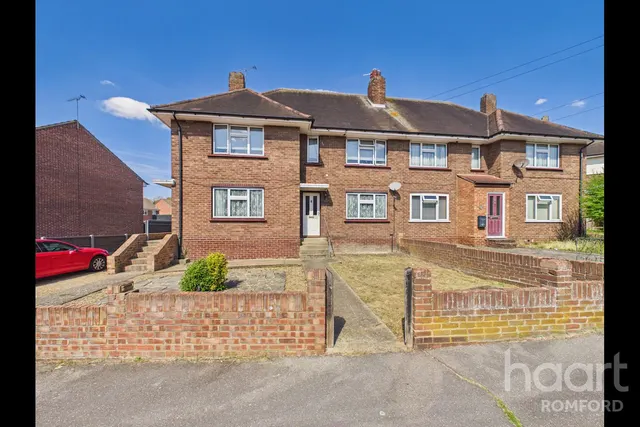 Chelmsford Avenue, Romford, RM5, photo 1