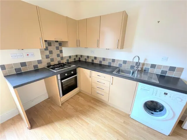 Middle Street, Arboretum, WR1, photo 3