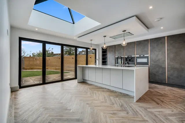 Photo 2 — 183 Baddow Road, Great Baddow, Chelmsford, Essex, CM2 7PZ