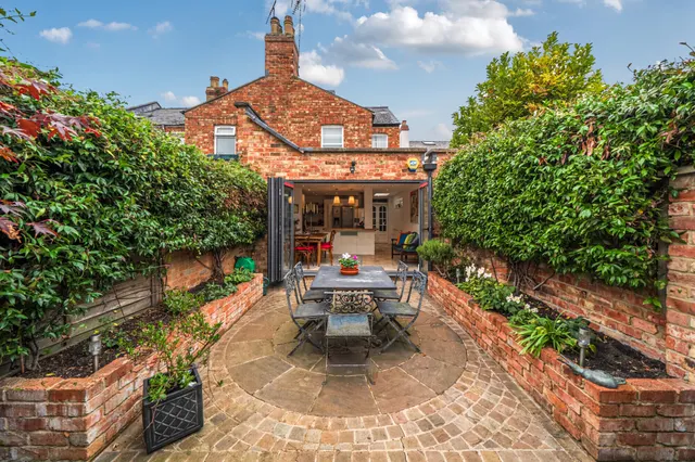 St. Lukes Place, Cheltenham, GL53, photo 1