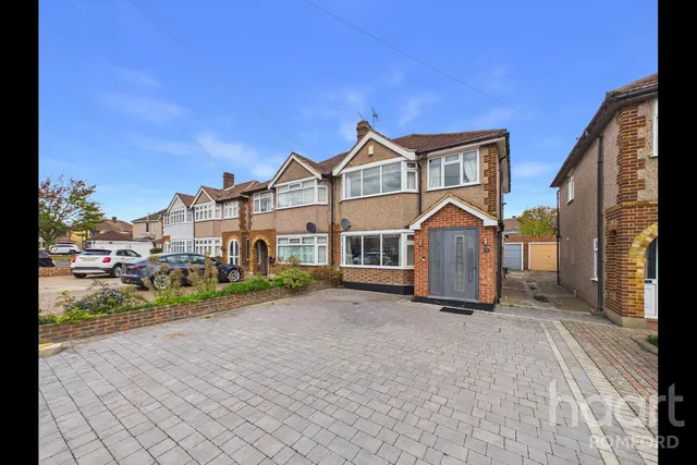 Moray Close, Romford, RM1, photo 2