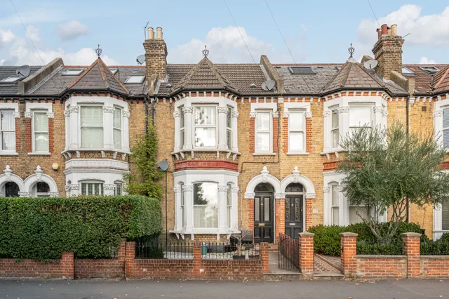 London, SW19, photo 1