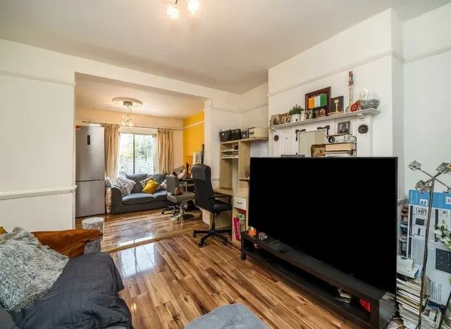 Photo 2 — Bishops Park Road, Streatham, SW16