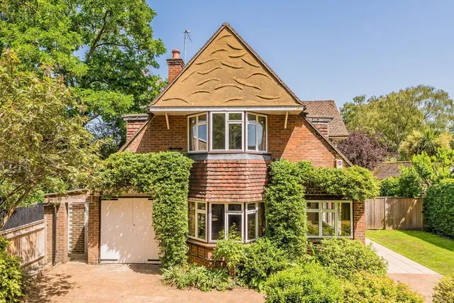 York Road, Weybridge, KT13, photo 1