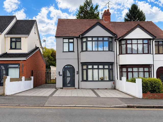 Stockingstone Road, LU2, photo 1