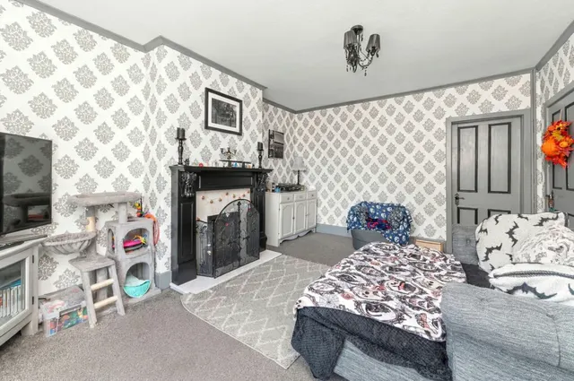 Eldon Road, Marsh, HD1, photo 2