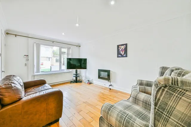 Photo 2 — Cheviot Drive, Nottingham, Nottinghamshire, NG6