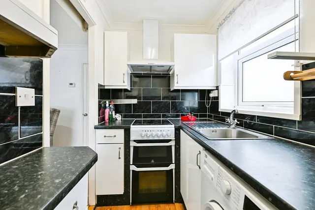 Photo 3 — Cheviot Drive, Nottingham, Nottinghamshire, NG6