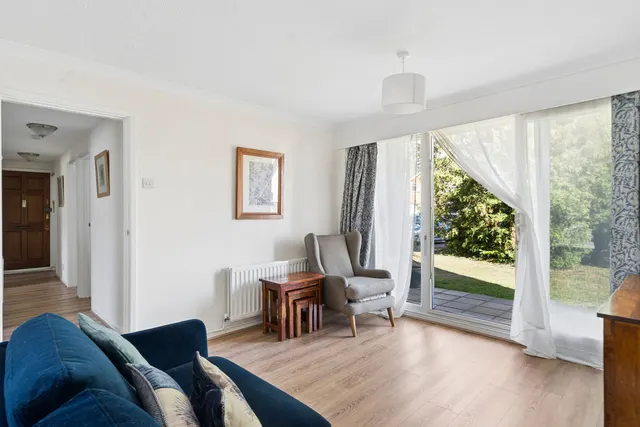 Photo 3 — Cressington Place, Bourne End SL8 5SL