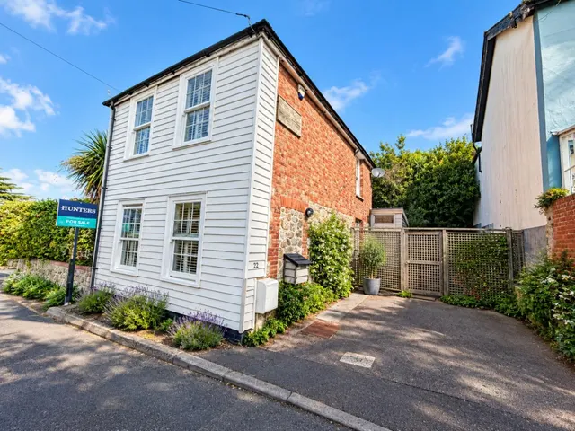 Hillside Street, Hythe, photo 1