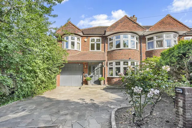 Warren Pond Road, North Chingford, E4, photo 1