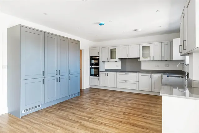 Leatherhead Road, Great Bookham, KT23, photo 2
