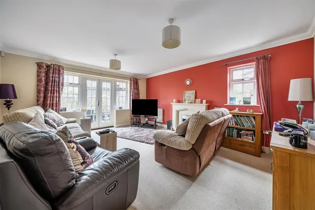 Photo 3 — Chapman Fields, Cliffsend, Ramsgate, Kent, CT12 5LB