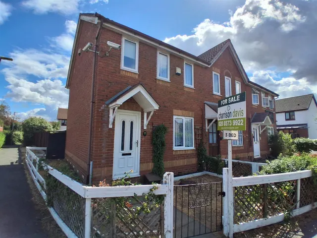 Jollys Lane, Hayes, photo 1