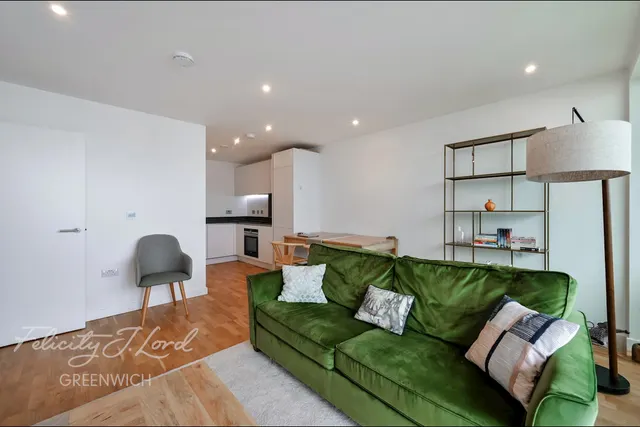 Hawthorne Crescent, Greenwich, SE10, photo 1