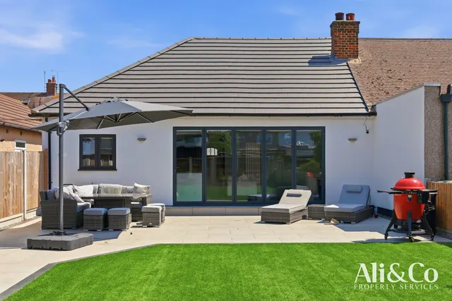Photo 2 — Carlton Road, Grays, Essex, RM16 2YB