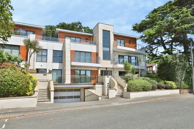 Glenair Road, Poole, photo 1