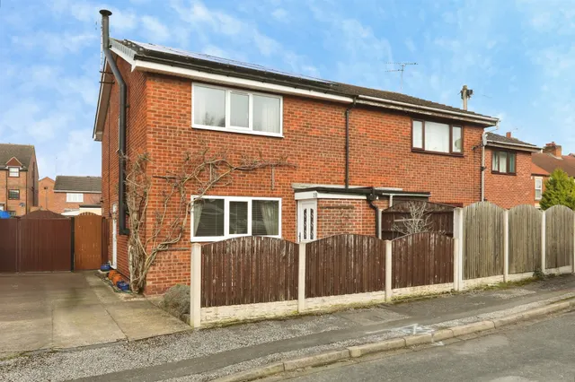 Whitehall Court, Retford, photo 1