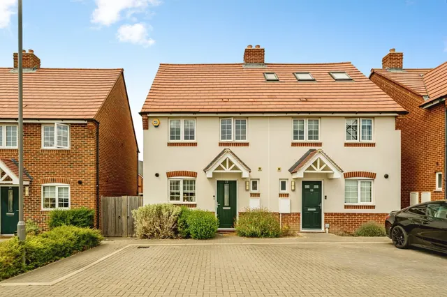 Aragon Way, Broughton, HP22, photo 1