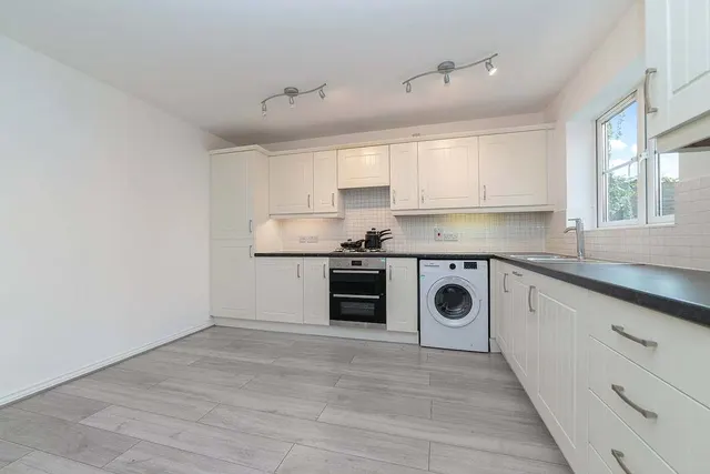 Otter Close, Aldershot, GU12, photo 2