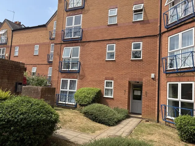 Ashby Court, Banbury, OX16, photo 1