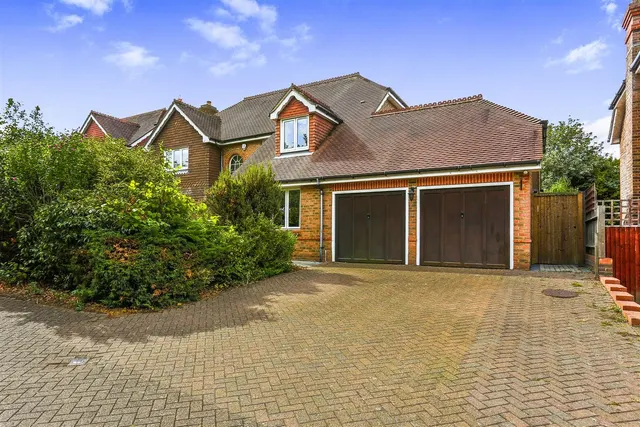 Seymour Avenue, East Ewell, KT17 2RR, photo 1