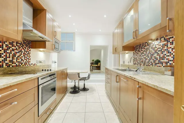 Photo 3 — Farm Street, London, W1J 5RQ