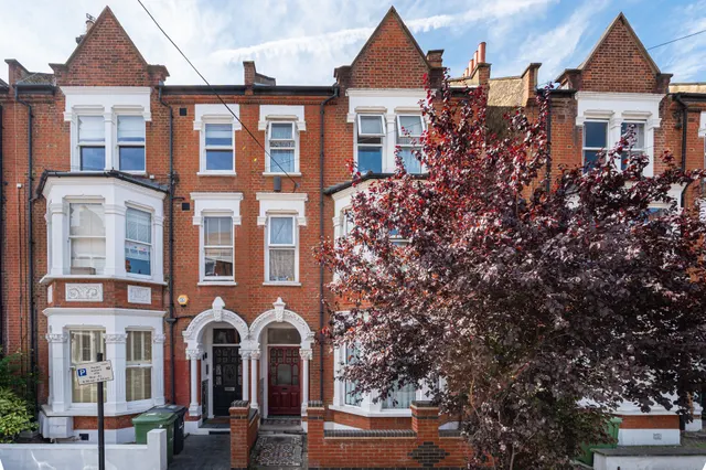 72 Sudbourne Road, London, photo 1