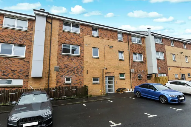 Cadzow Bridge Square, Hamilton, ML3, photo 1
