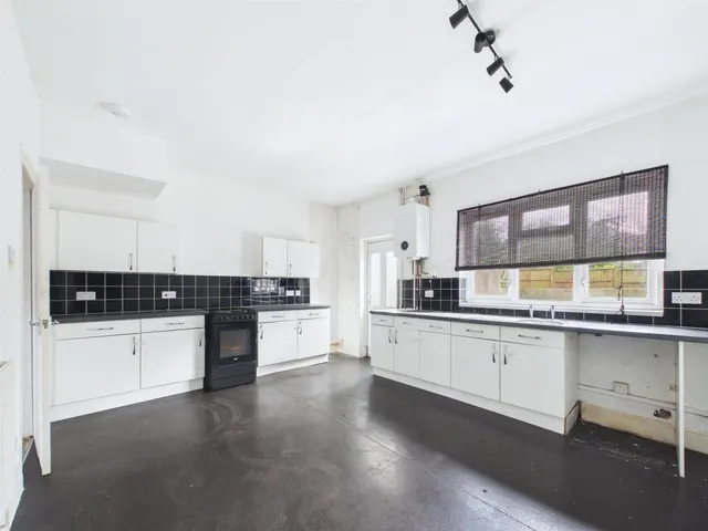 Photo 3 — 36, York Road, Easton, Bristol, BS5 6BJ