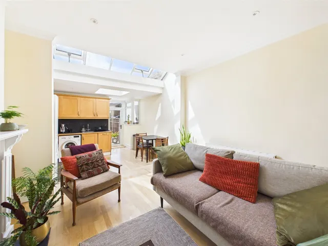 Stanley Gardens Road, Teddington, TW11, photo 2
