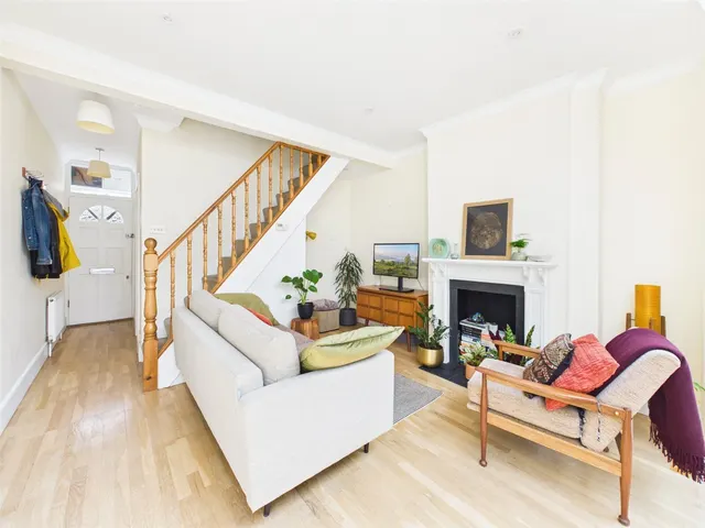 Stanley Gardens Road, Teddington, TW11, photo 1