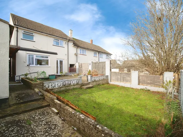 Cowling Drive, Bristol, BS14, photo 1